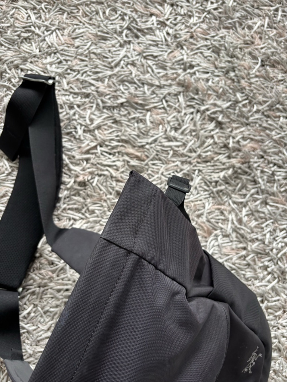 Arcteryx Mistral 8 Shoulder Side bag *Vintage* Black Authentic 2012 *RARE* - Picture 9 of 13